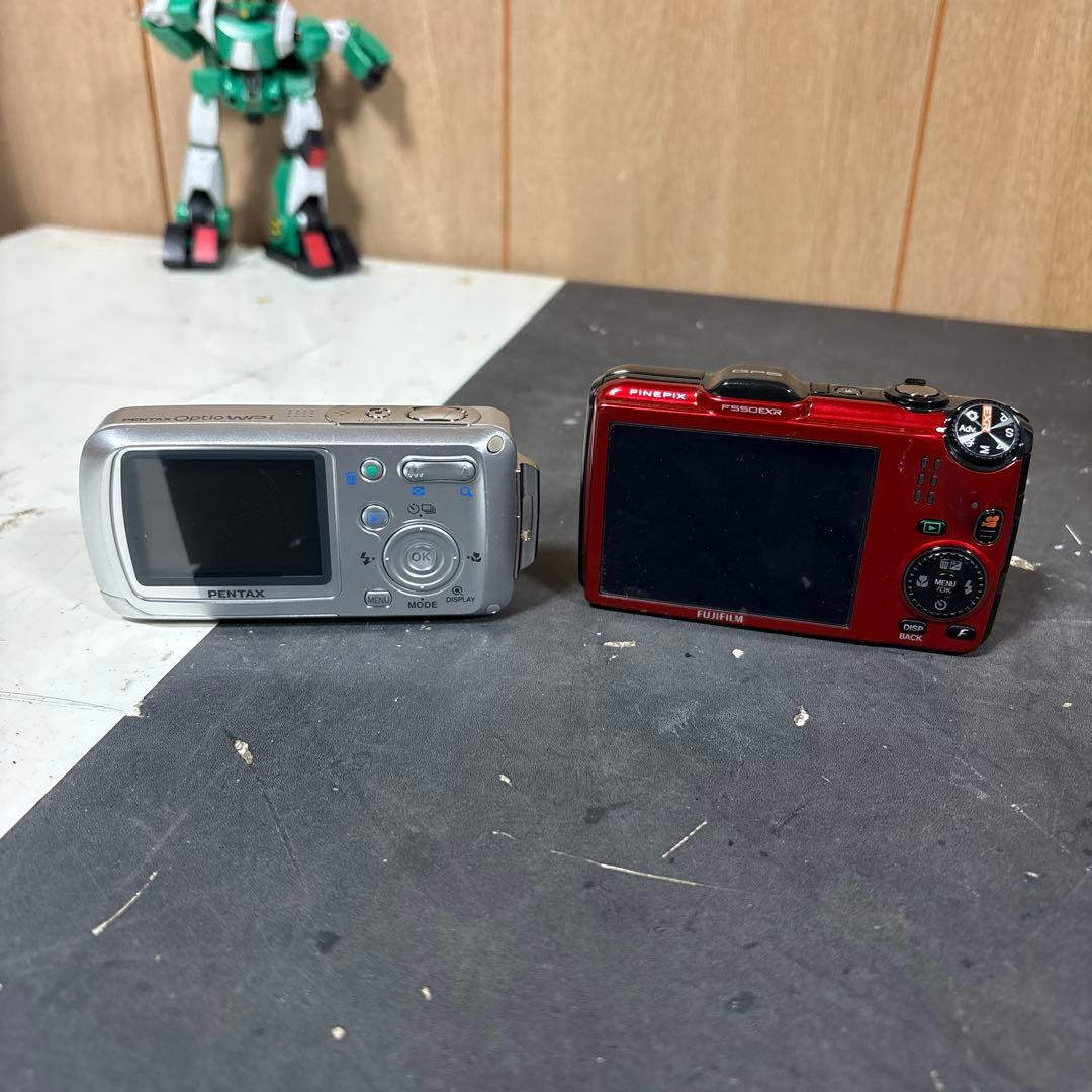 コンパクトデジタルカメラ　2個