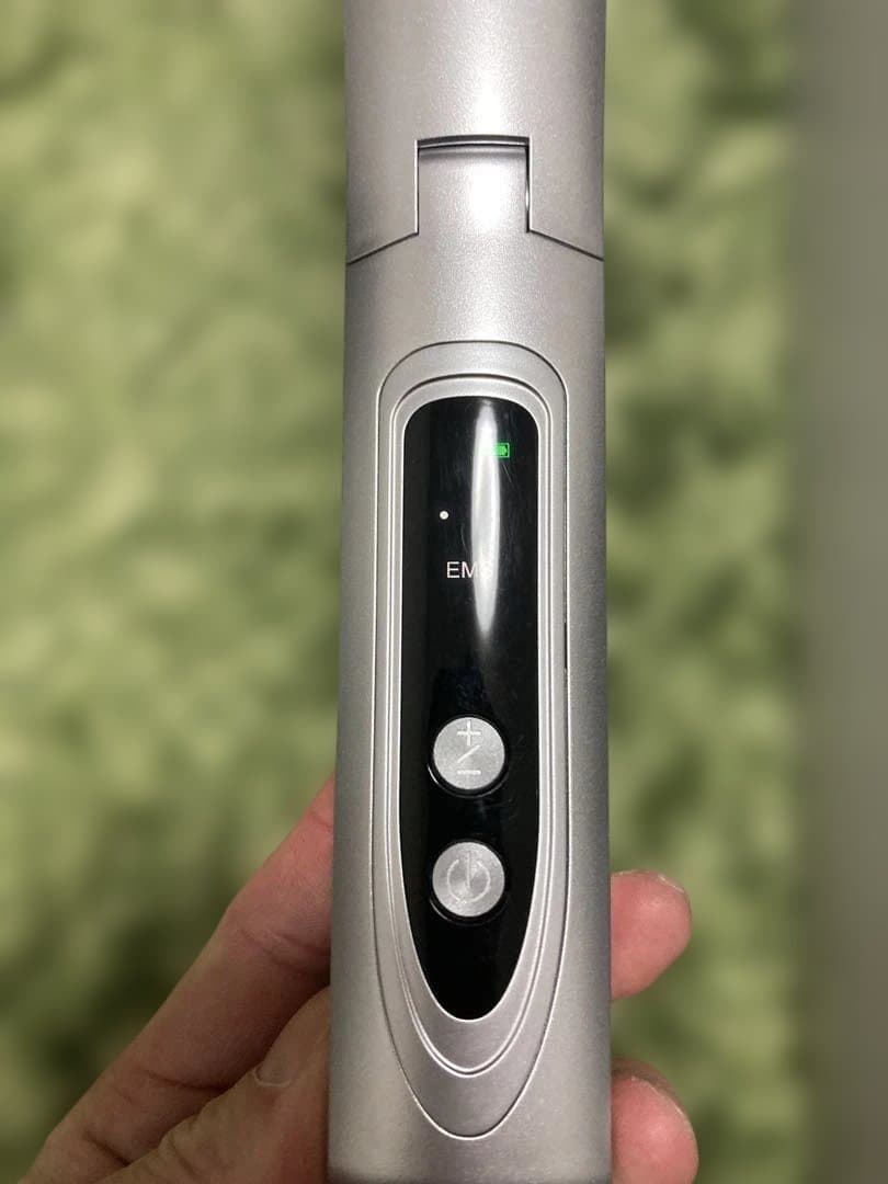 NIPLUX EMS美顔ローラー