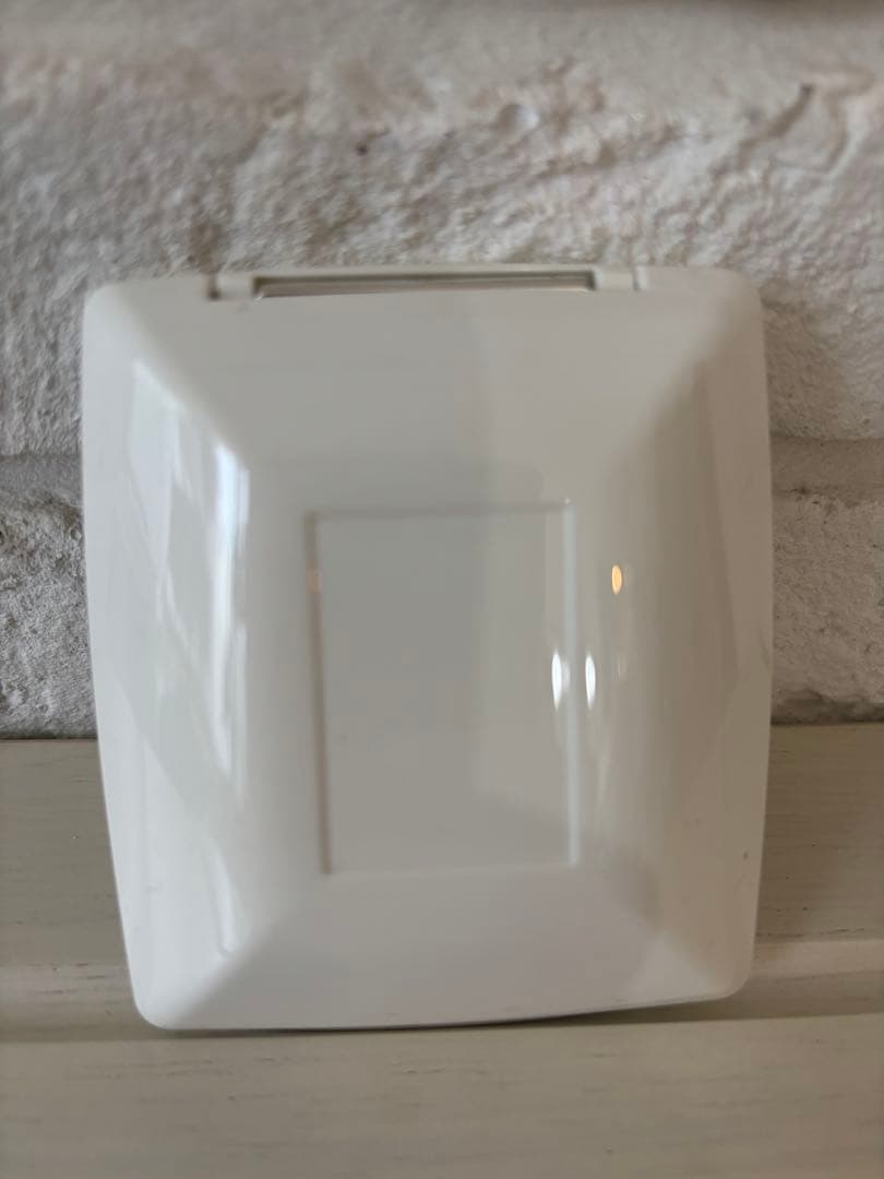 ゲラン　ファンデーション　ペルル　ブラン　ライトブースター　コンパクト