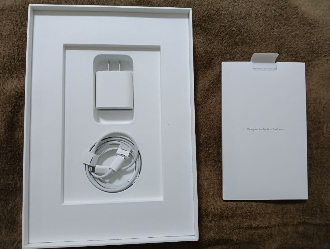 iPad Silver 第9世代 64GB 本体（バッテリー100%）