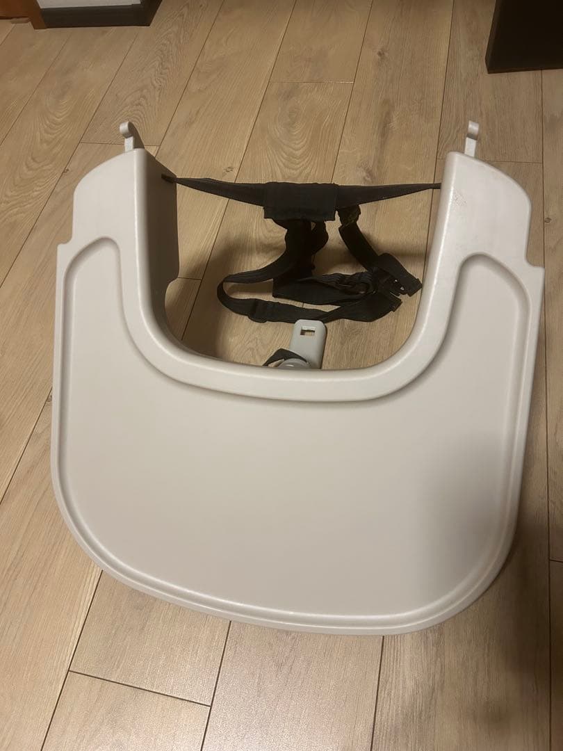 NOVUS グレージュ　ベビーハイチェア