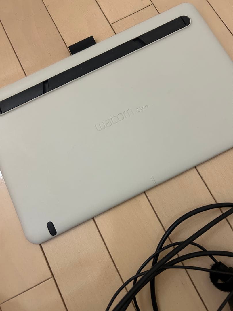 Wacom one 液晶ペンタブレット 本体 ホワイト