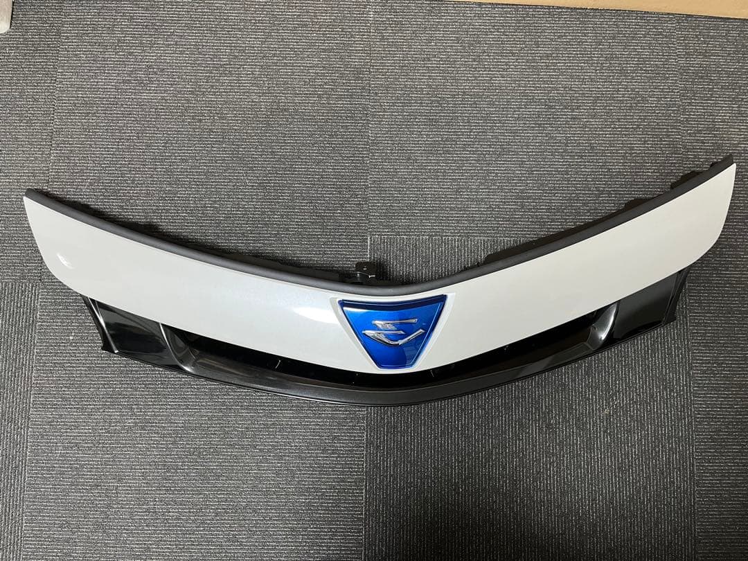 フロントグリル トヨタ エスティマハイブリッド