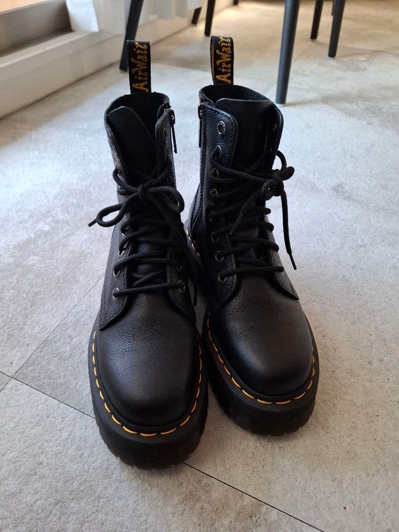 ドクターマーチン♡定番 黒 現行品 マーチンブーツ 24センチ