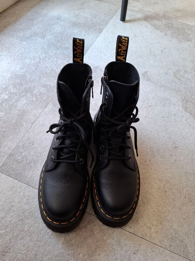 ドクターマーチン♡定番 黒 現行品 マーチンブーツ 24センチ