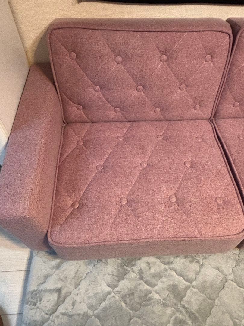 ピンクファブリック2人掛けソファ