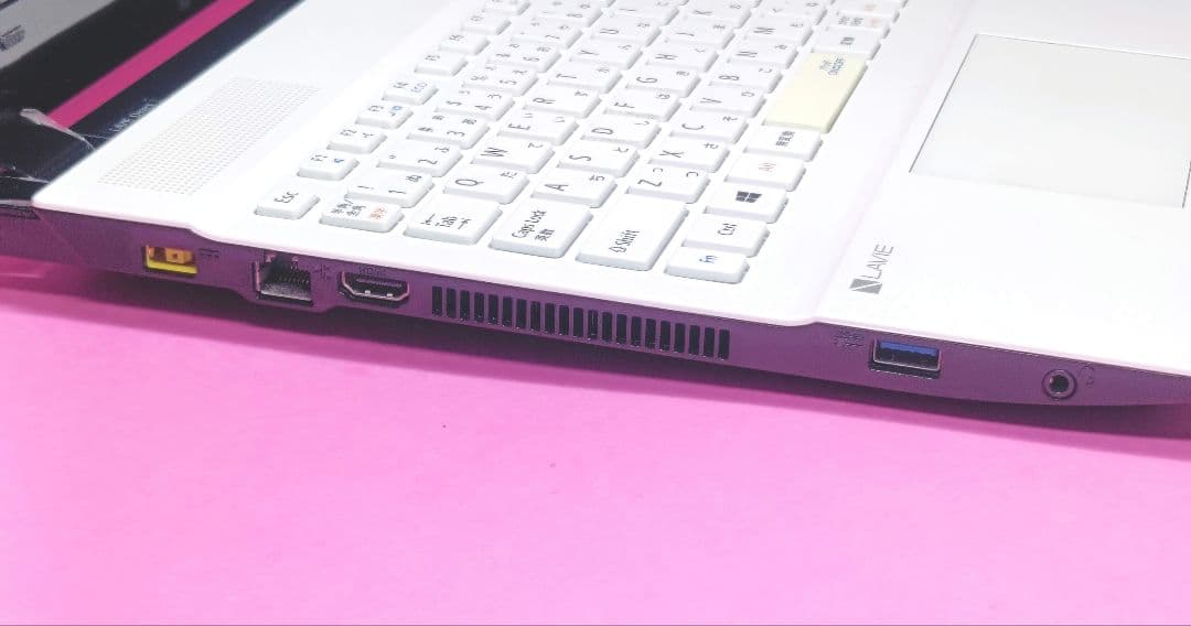 大容量500GB‼️第7世代✨i5✨16GB✨オフィス✨白ホワイトノートパソコン