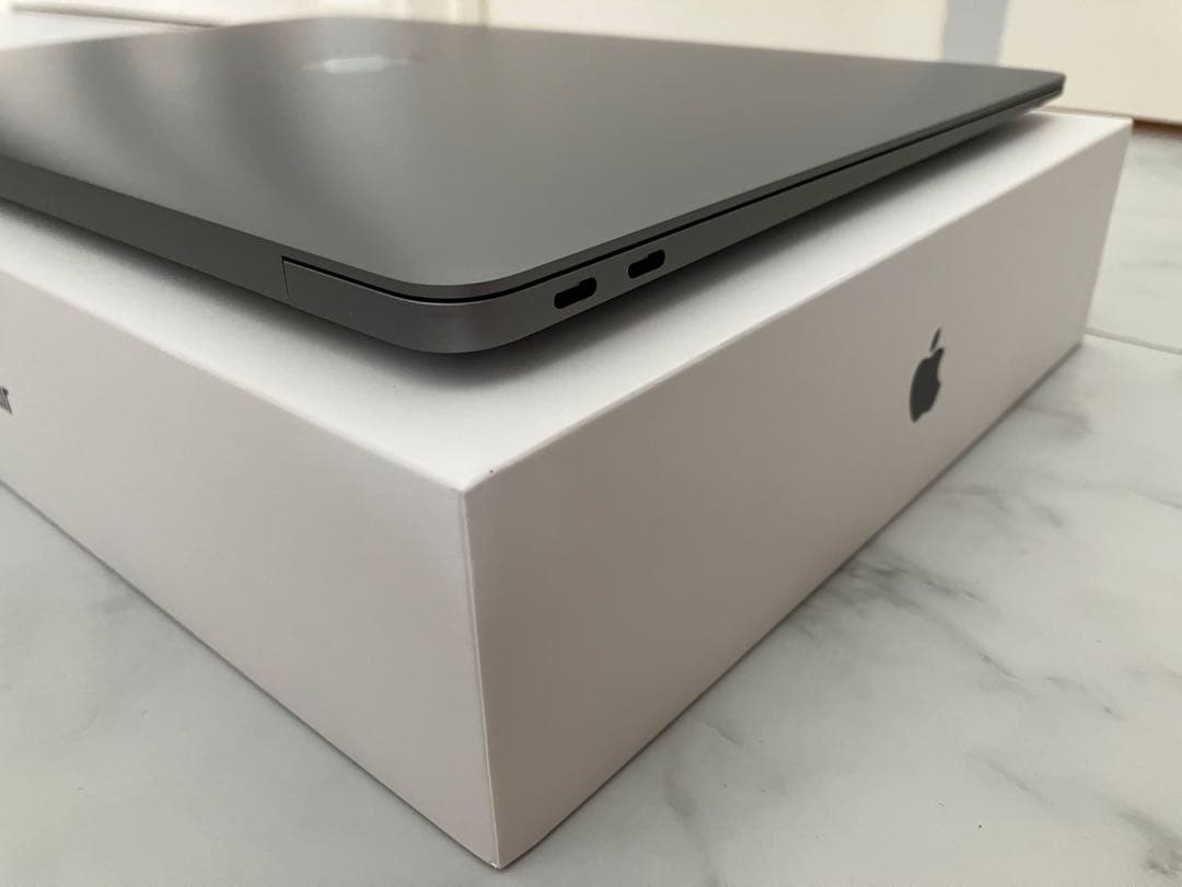 Apple MacBook Air M1 8GB 256GB バッテリー100%