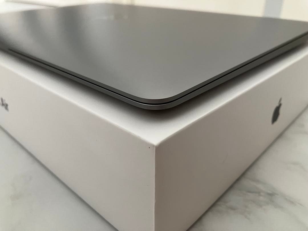 Apple MacBook Air M1 8GB 256GB バッテリー100%