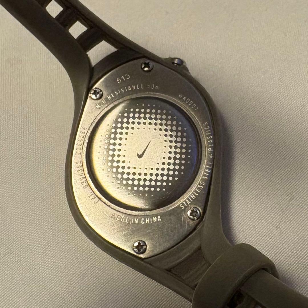 Nike シルバー赤 アナログ時計 Y2K テック系 男女兼用 流行り