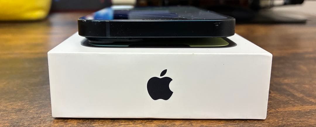 【中古/画面キズあり】iPhone14 / 256GB / ミッドナイト