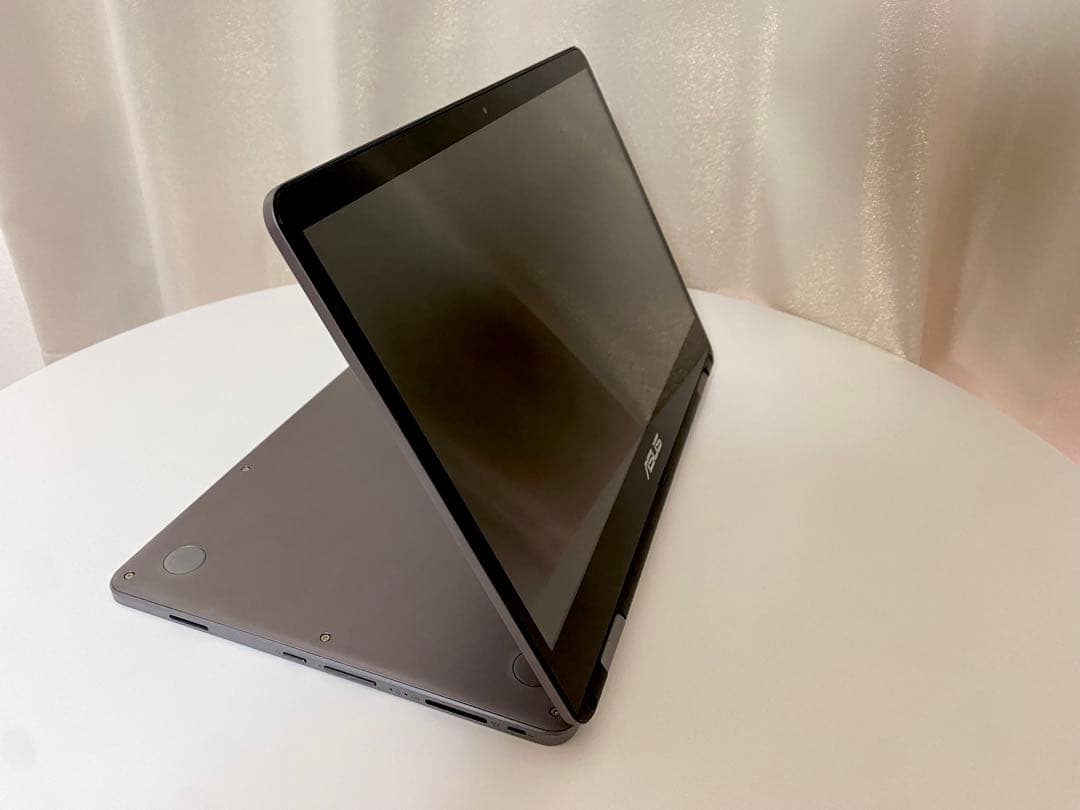 ASUS VivoBook Flip 14 2-in-1 ノートPC