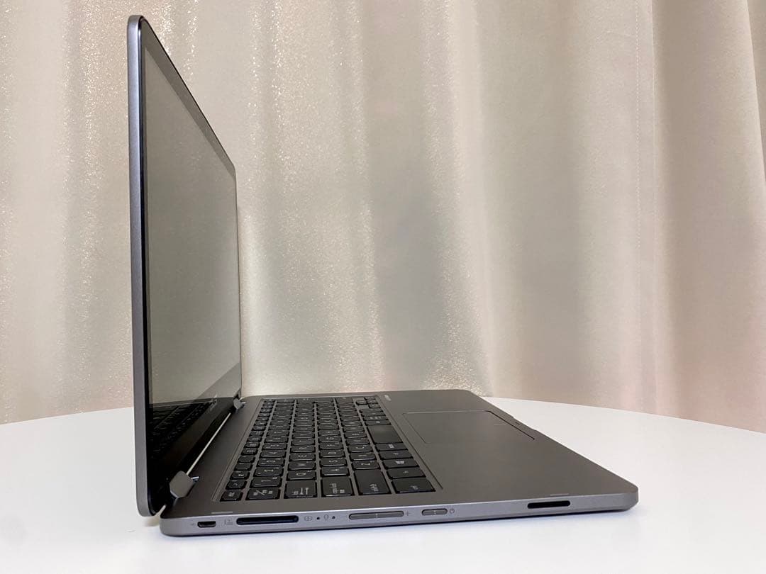 ASUS VivoBook Flip 14 2-in-1 ノートPC