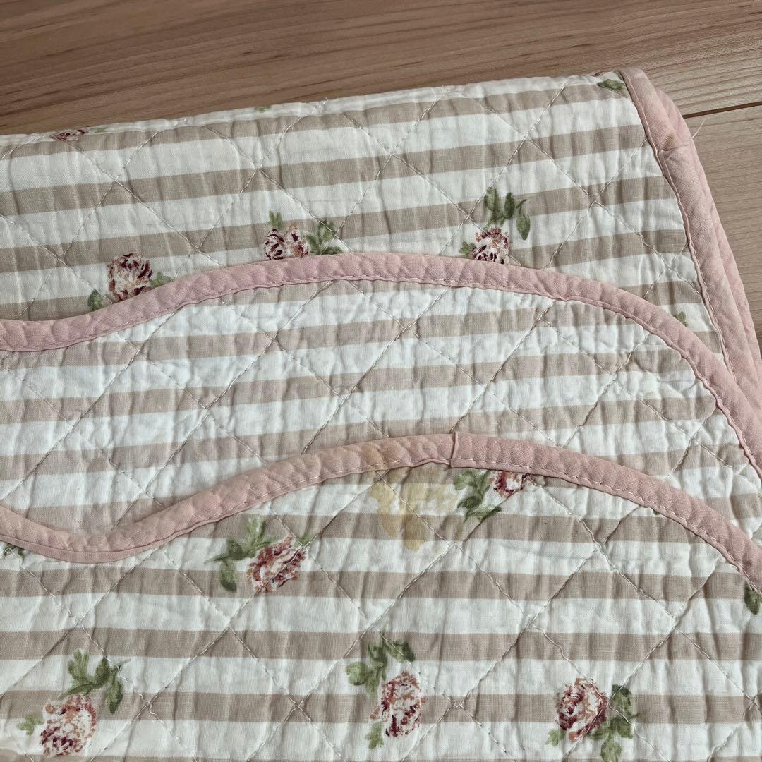 ローラアシュレイ　カーペット　ラグ　マット