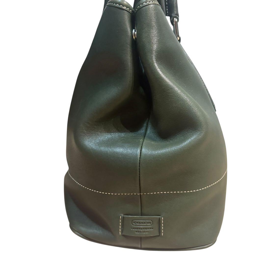 コーチ レザー ビジネスバッグ トートバッグ 　A4収納 7757 チャーム 緑