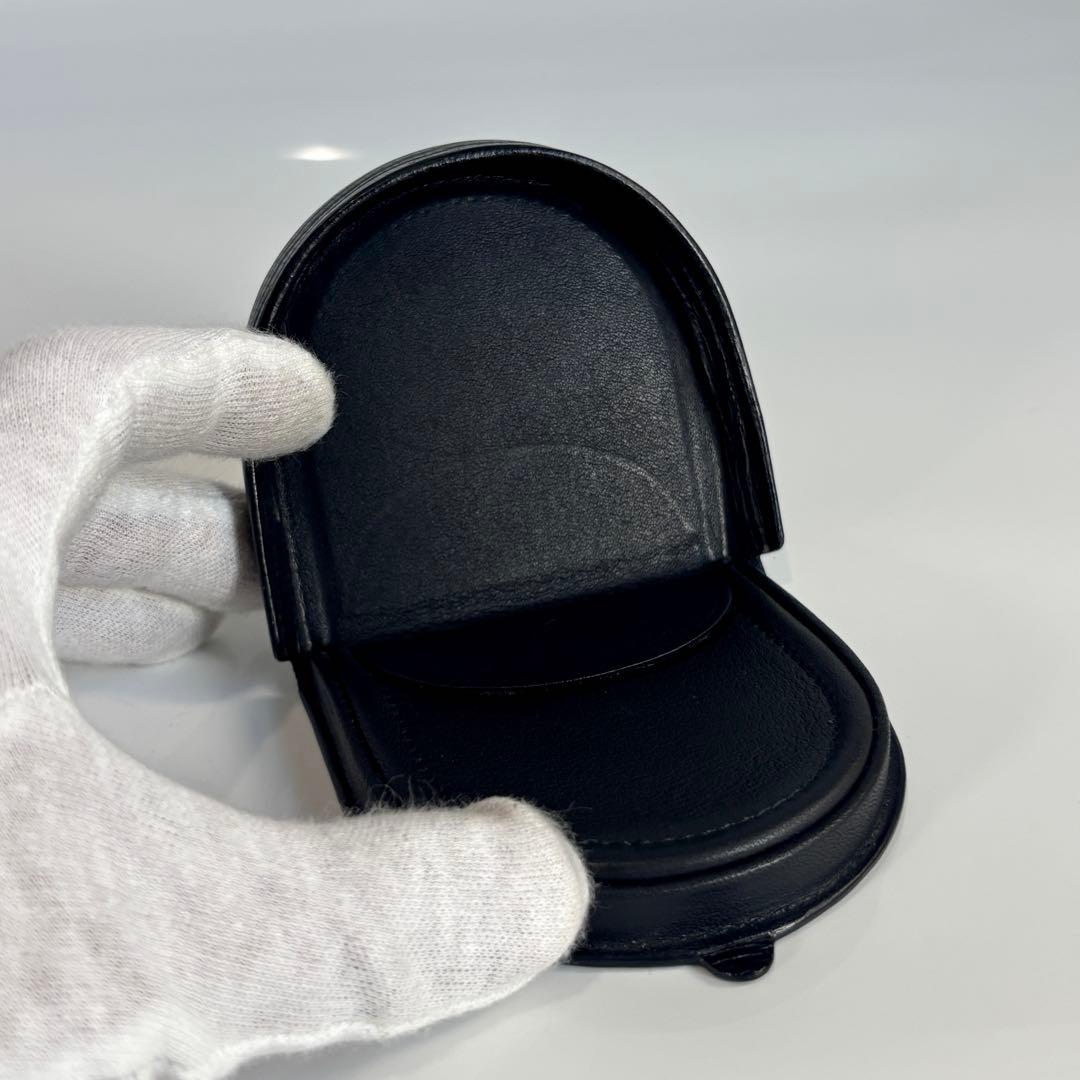 LOEWE ロエベ ケース 小銭入れ 半月型 ハーフムーン エンボスロゴ