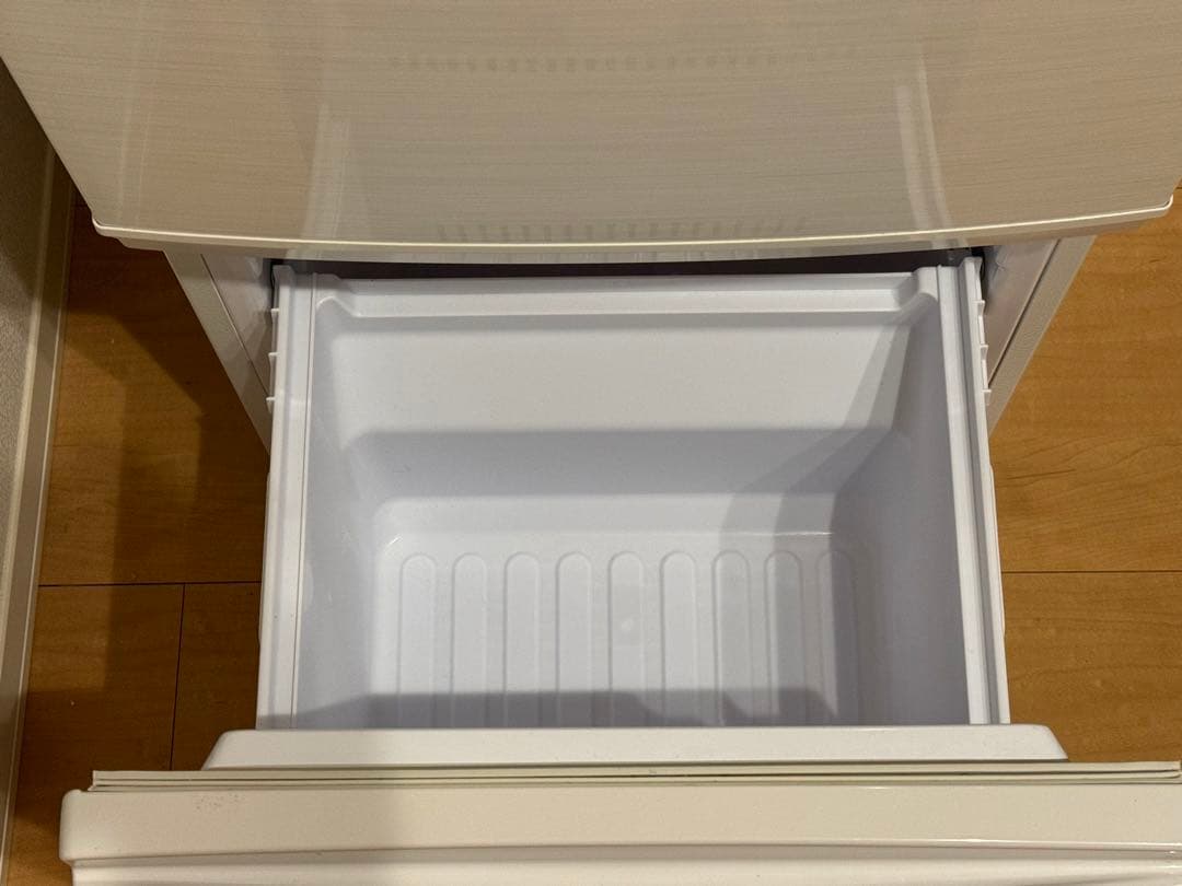 送料無料 2019年製 シャープ 2ドア冷蔵庫 SJ-D14E-W/137L