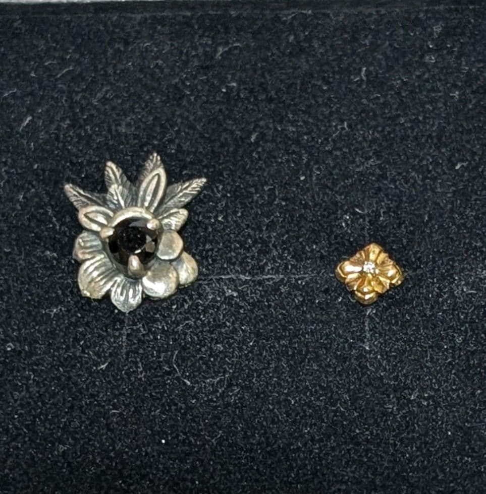 証明書あり ブラッディマリー ピアス 2点 保証書 箱付き 18金 ダイヤ入り