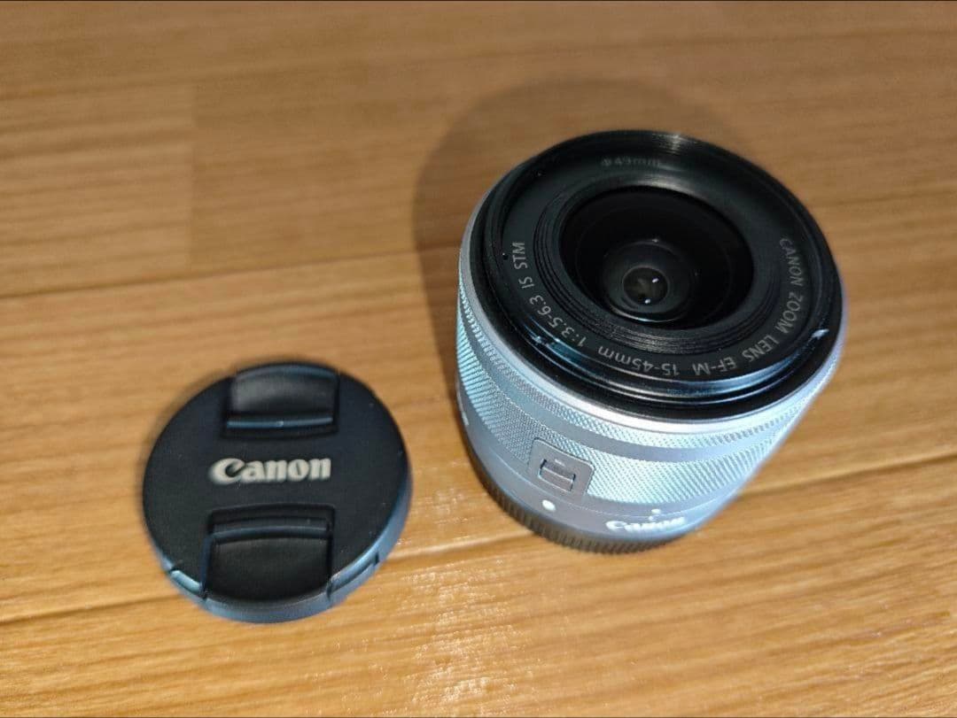 Canon EOS Kiss M ミラーレス一眼 4本レンズ付き