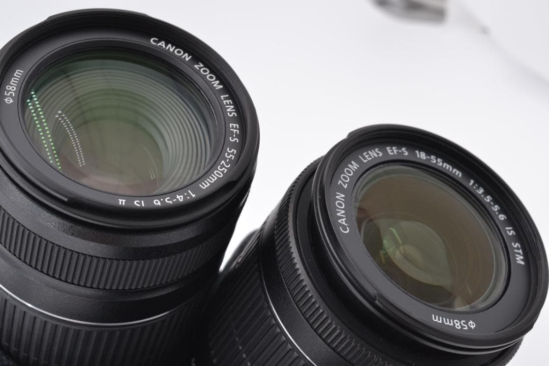 ■ ほぼ新品 ■ キャノン　Canon Kiss X7 Wズームキット バッグ付