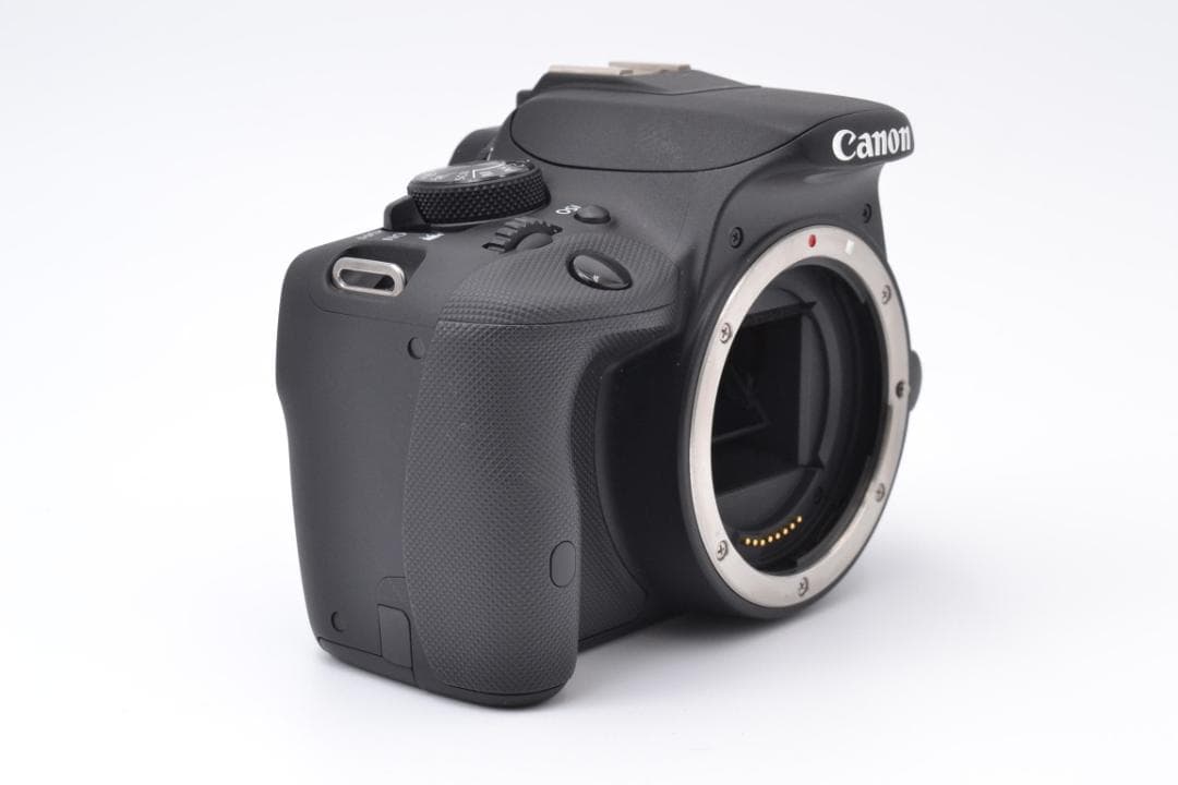 ■ ほぼ新品 ■ キャノン　Canon Kiss X7 Wズームキット バッグ付