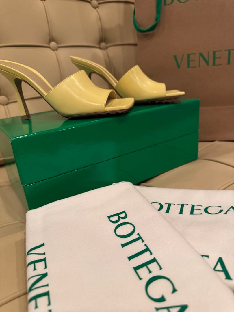 BOTTEGA VENETA イエローミュール