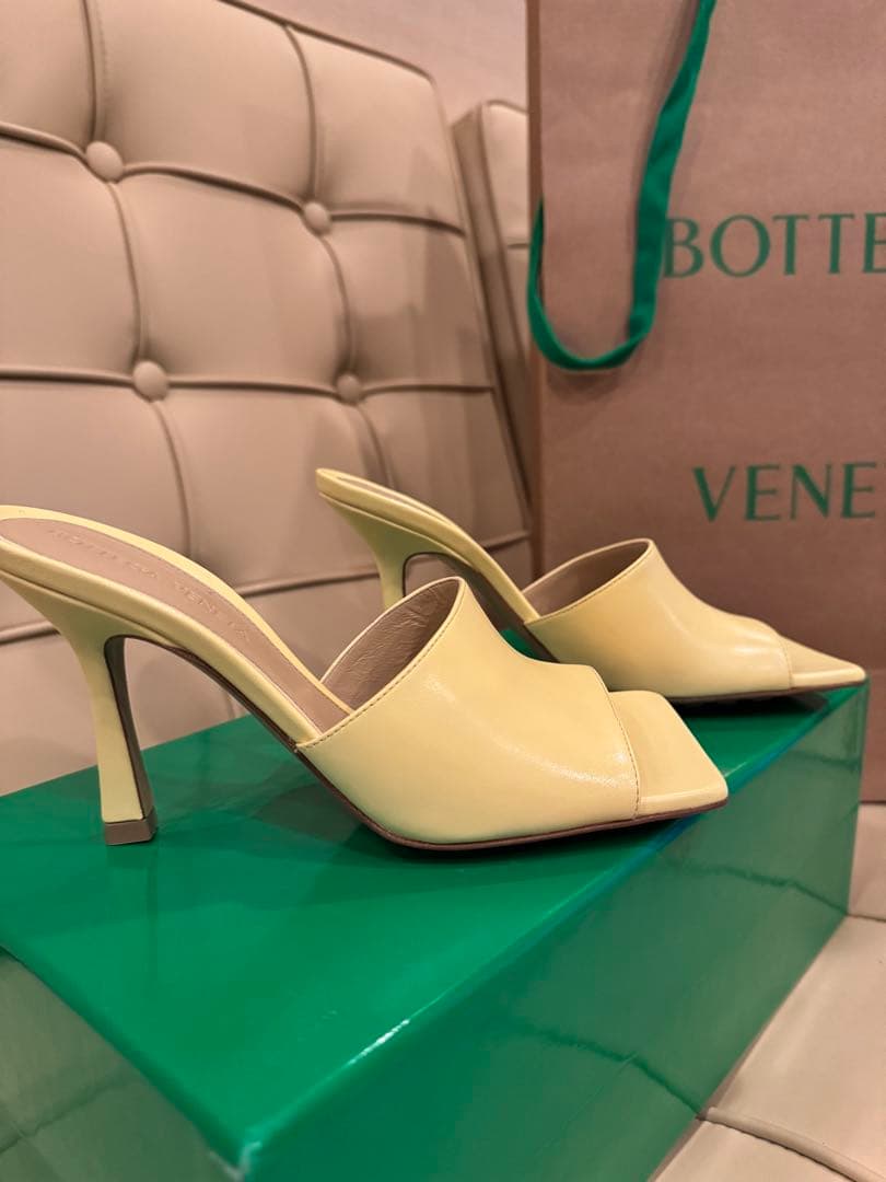 BOTTEGA VENETA イエローミュール