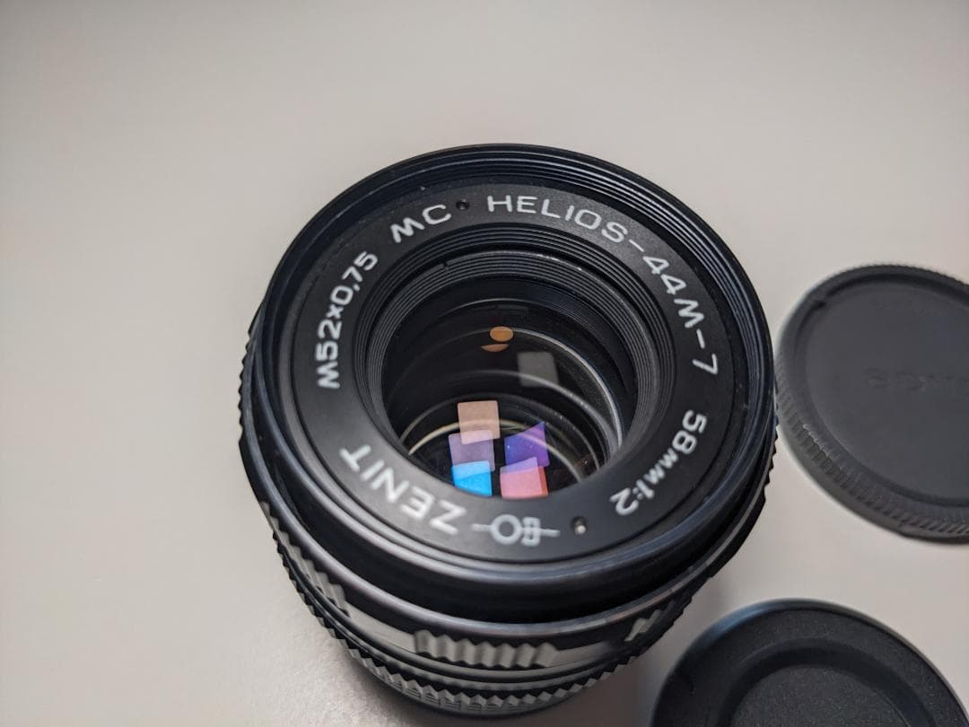 Helios 44M-7 レンズと Sony Eマウント用アダプター