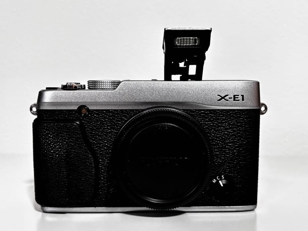 デジタルカメラ FUJIFILM X-E1