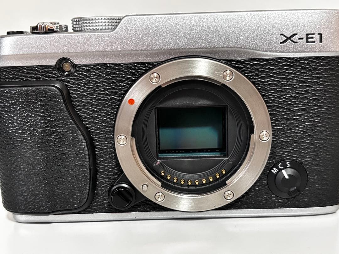 デジタルカメラ FUJIFILM X-E1