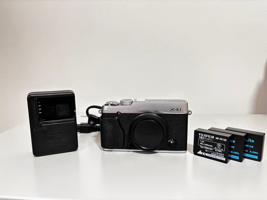 デジタルカメラ FUJIFILM X-E1