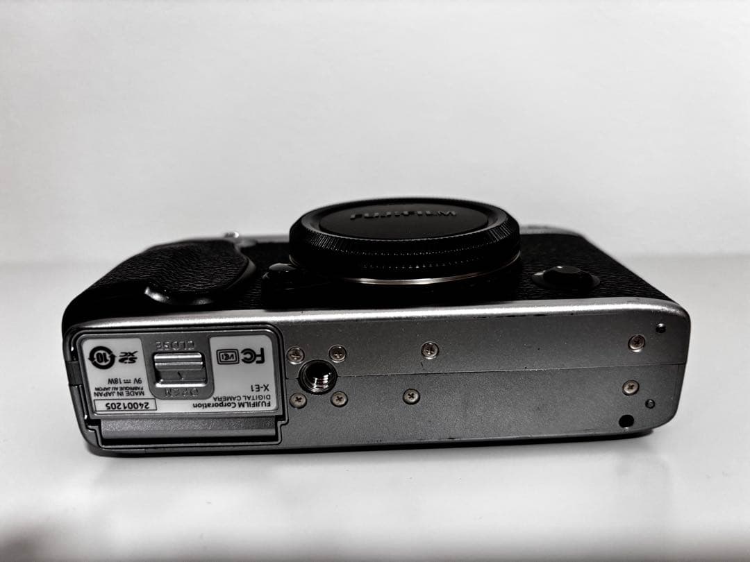 デジタルカメラ FUJIFILM X-E1