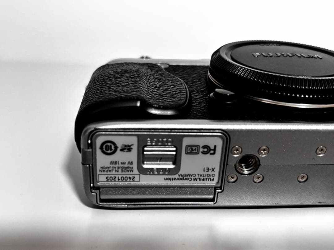 デジタルカメラ FUJIFILM X-E1