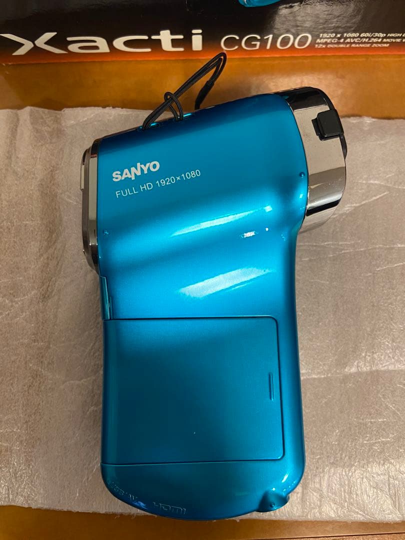 【美品】SANYO Xacti DMX-CG100 ビデオカメラ ザクティ
