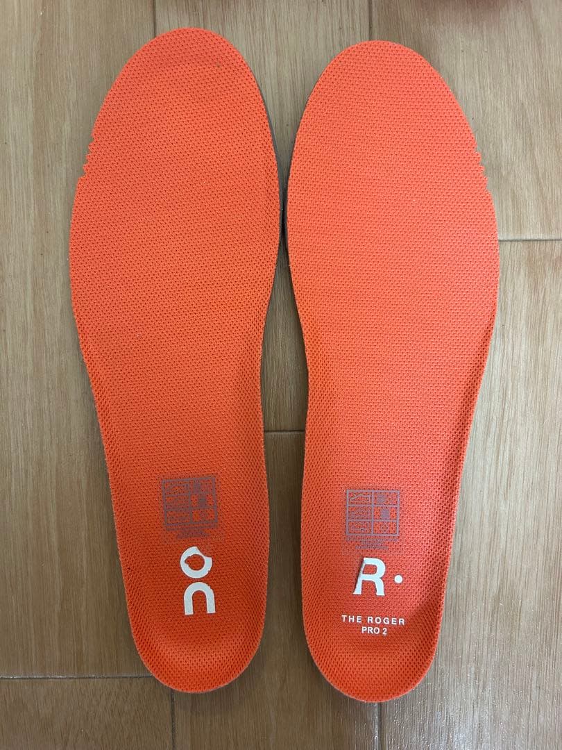 on R- テニスシューズ ホワイト/オレンジ/ピンク