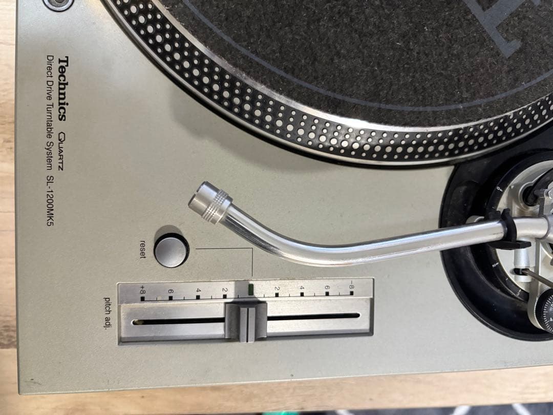 Technics テクニックス　SL-1200MK5