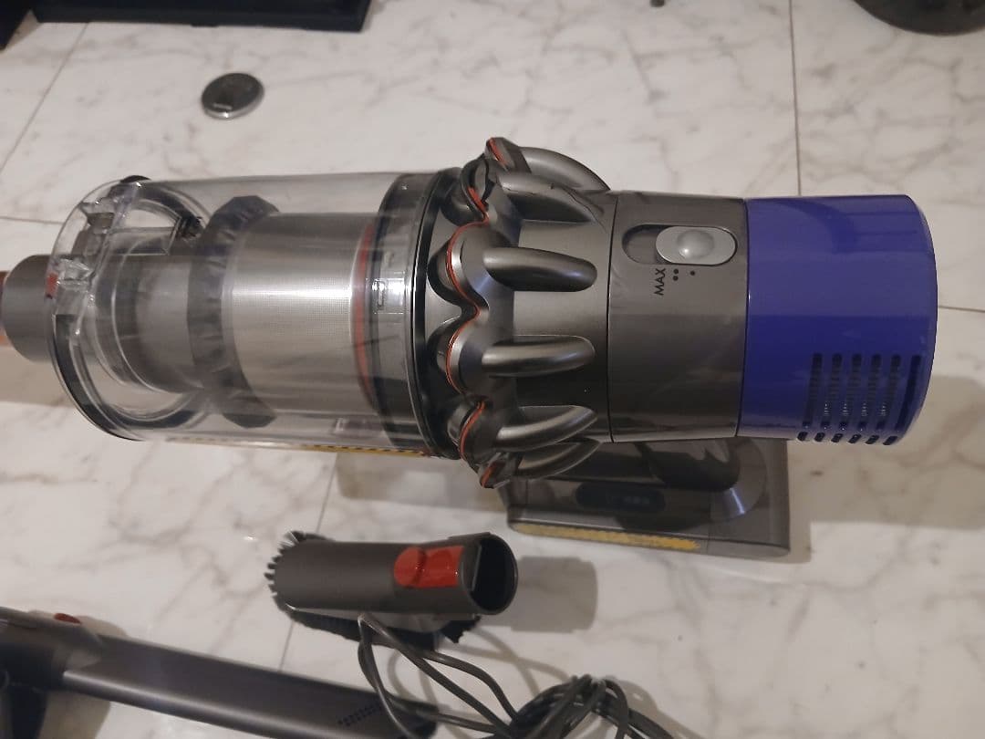 ア*ル様 Dyson V10／SV12 Fluffy 本体＋付属品 動作確認済