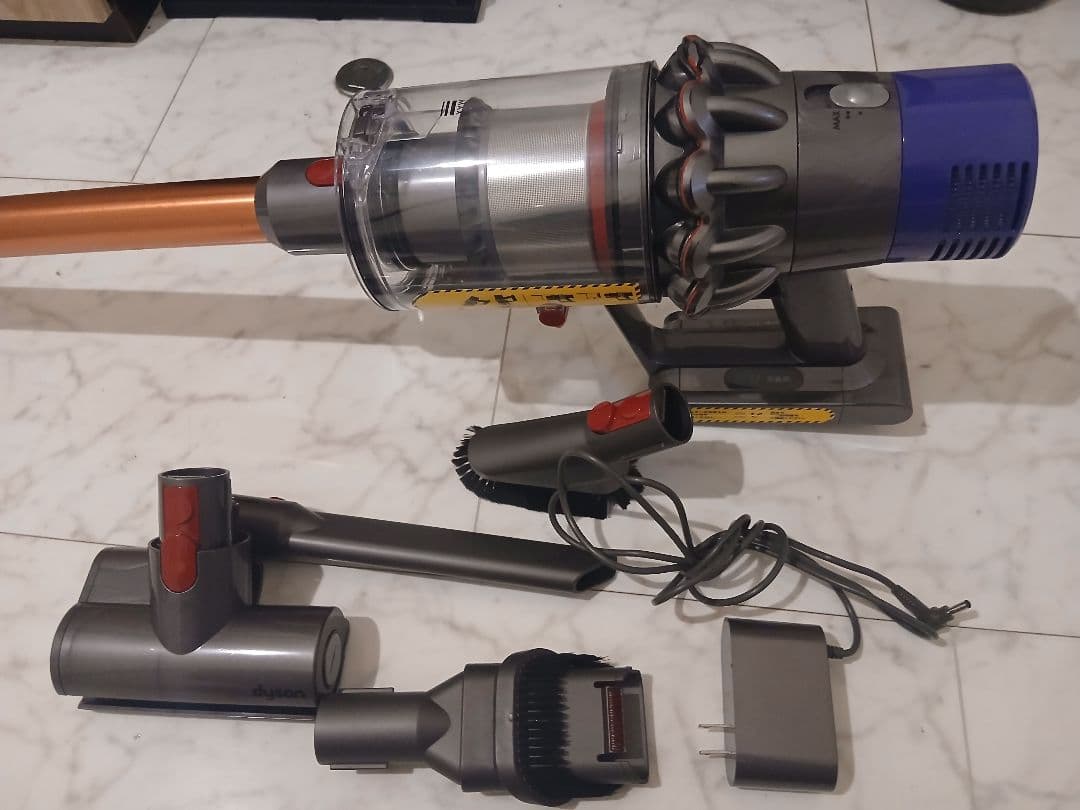 ア*ル様 Dyson V10／SV12 Fluffy 本体＋付属品 動作確認済