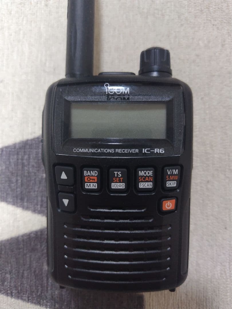 ICOM IC-R6 受信機 ACアダプター・充電スタンド付き