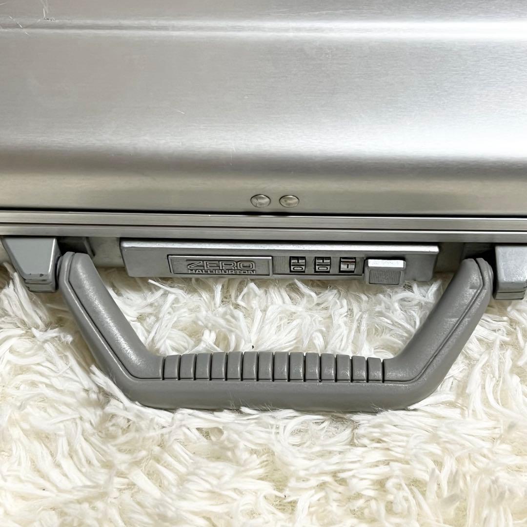 【良品】 アタッシュケース　ビジネスバッグ　 アルミ ゼロハリバートン