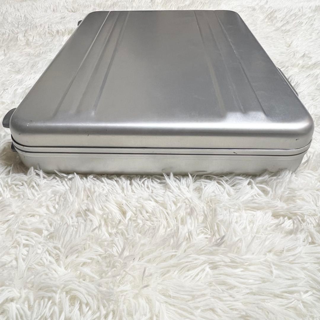 【良品】 アタッシュケース　ビジネスバッグ　 アルミ ゼロハリバートン
