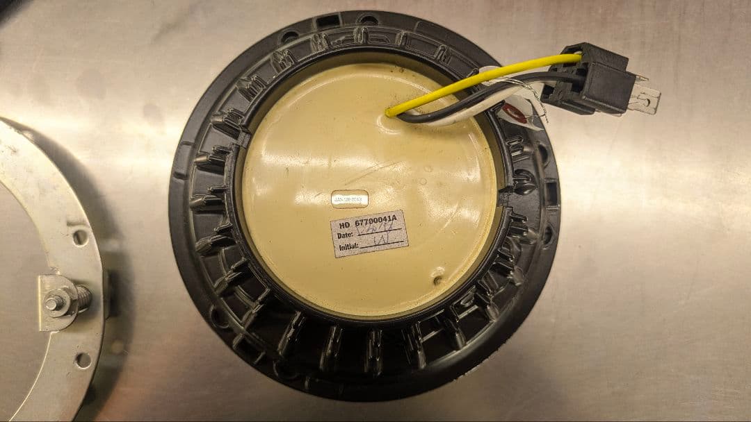 ハーレー純正　デーメーカー　7インチLEDヘッドライト　67700041A