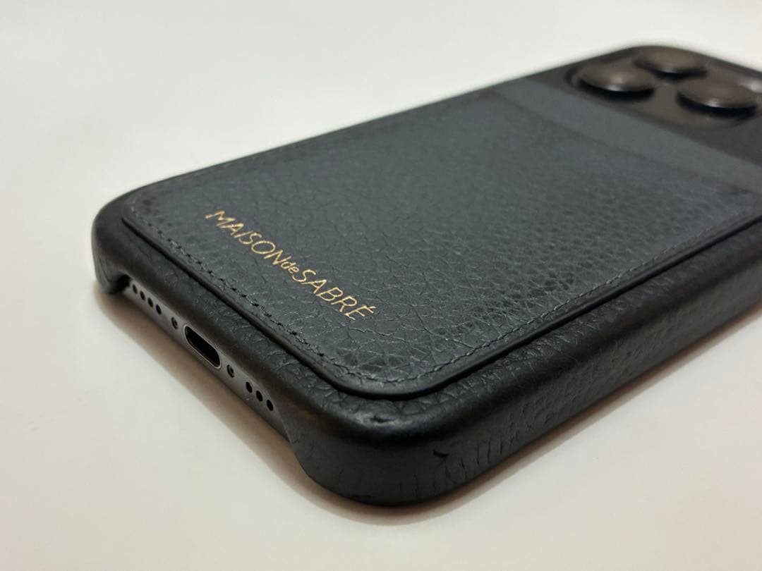 【値下げ3/15】Apple iPhone 15 Pro ブラック + ケース