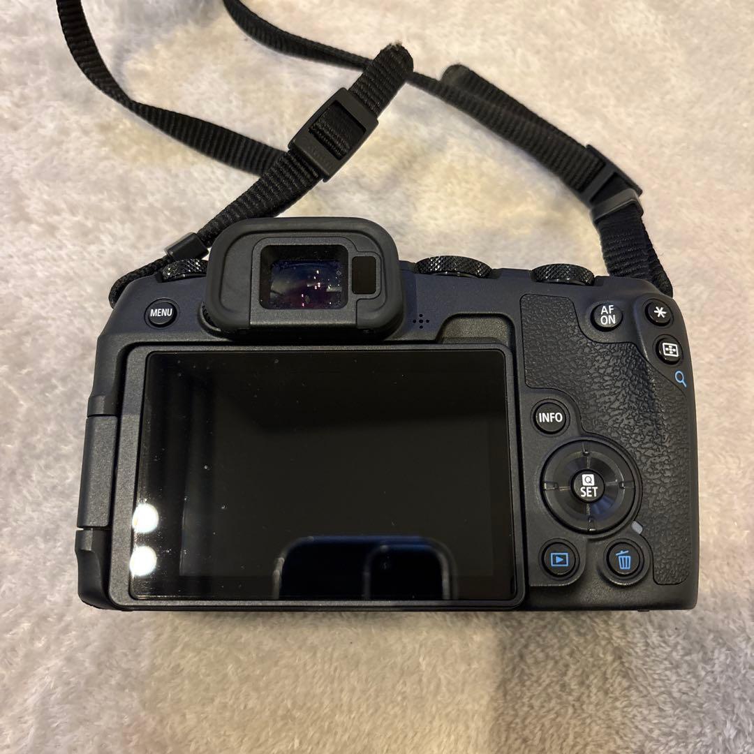 Canon EOS RP ミラーレス一眼 カメラ、充電器(バック付