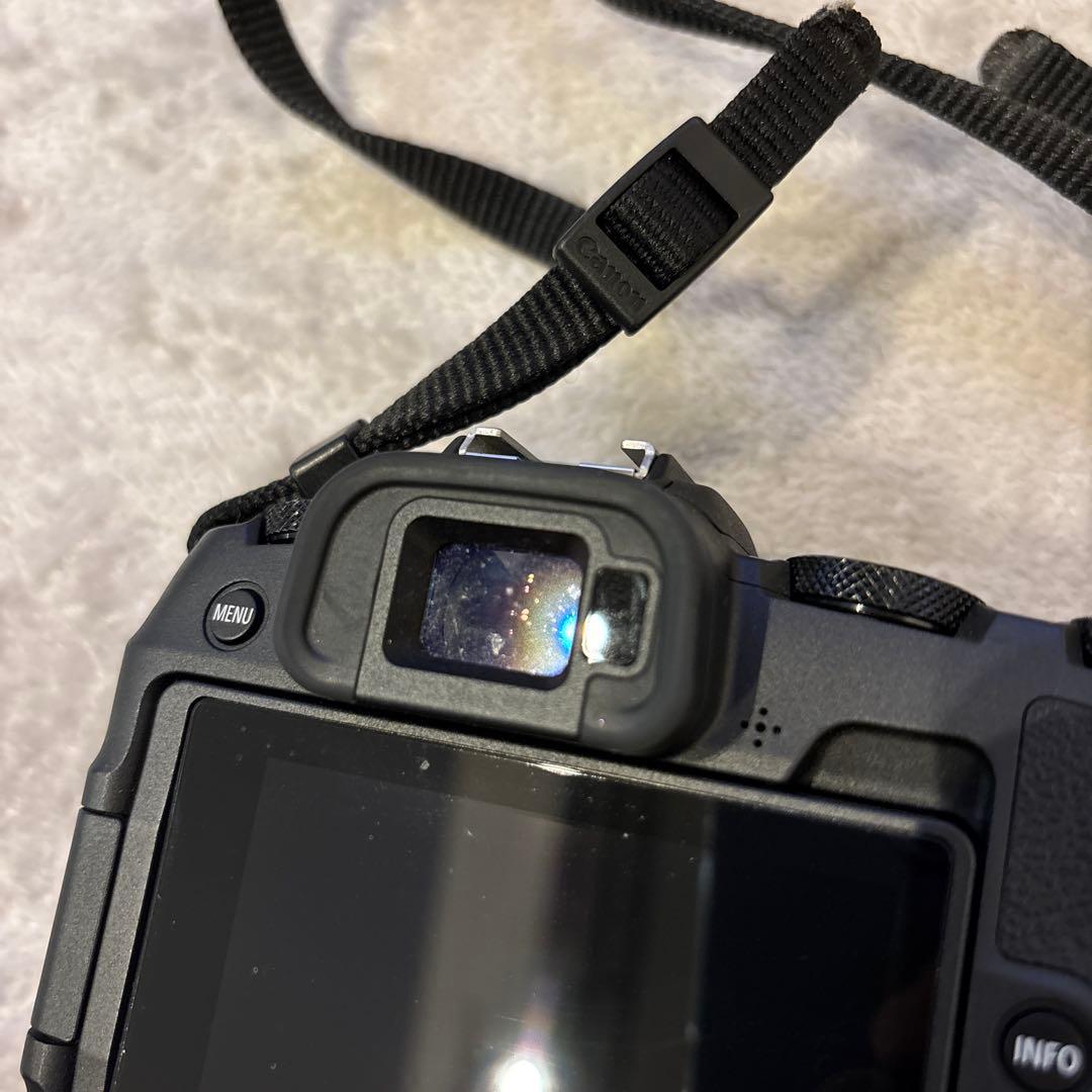 Canon EOS RP ミラーレス一眼 カメラ、充電器(バック付