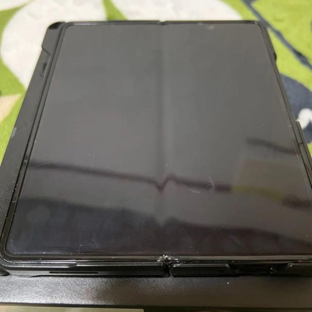 Samsung Galaxy Z Fold4 本体