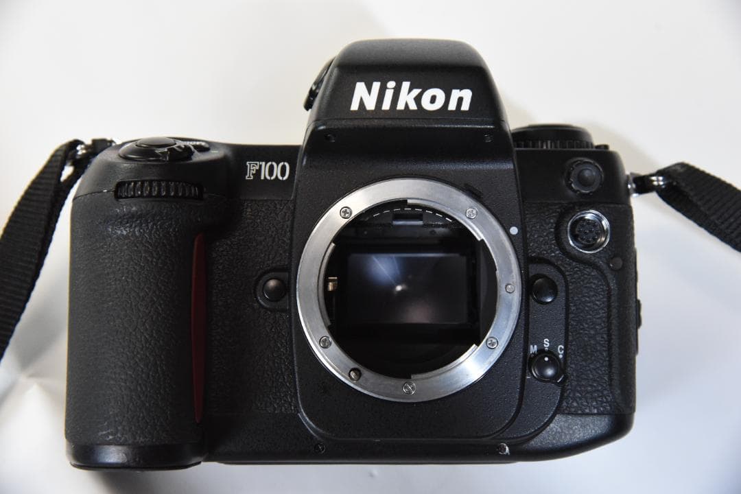 【美品】Nikon F100 ニコン フイルムカメラ ズーム24〜120㎜セット