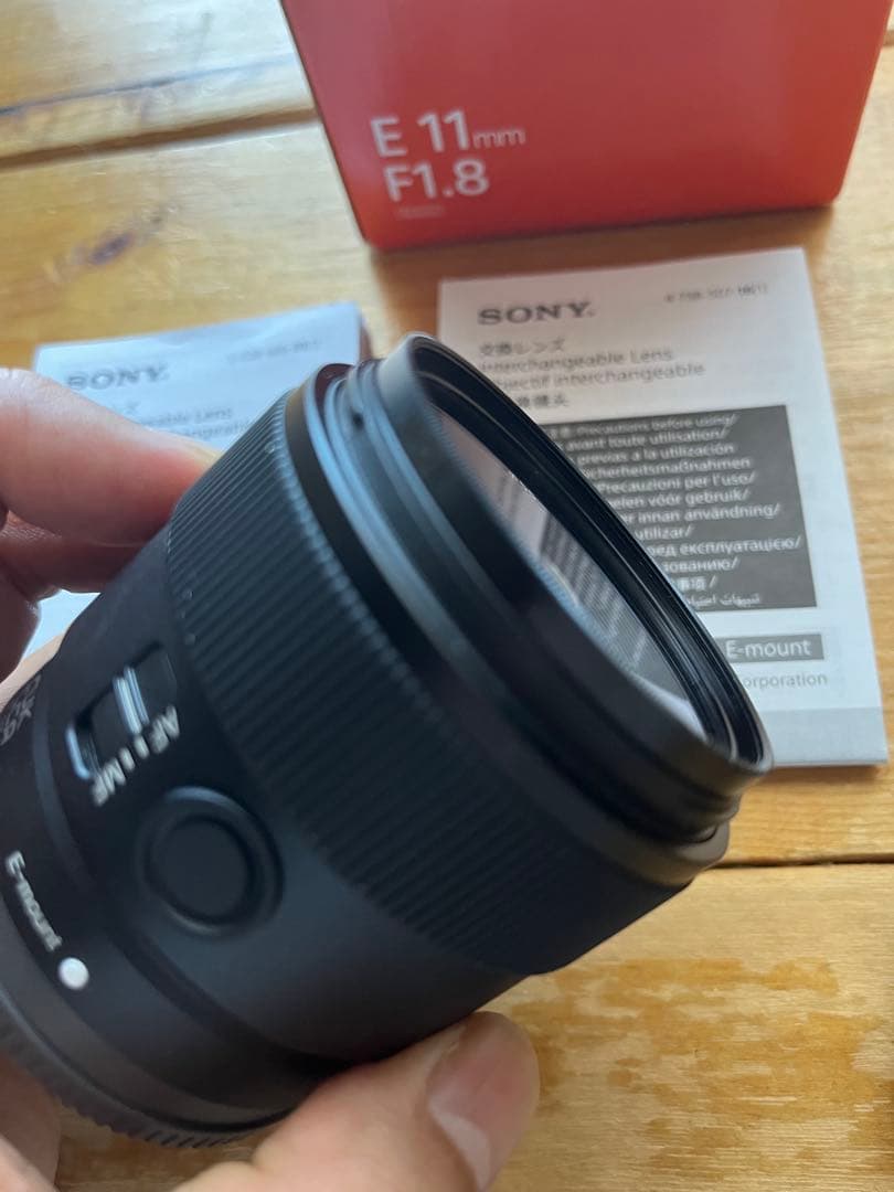 SONY E 11mm F1.8 SEL11F18 保護フィルター付