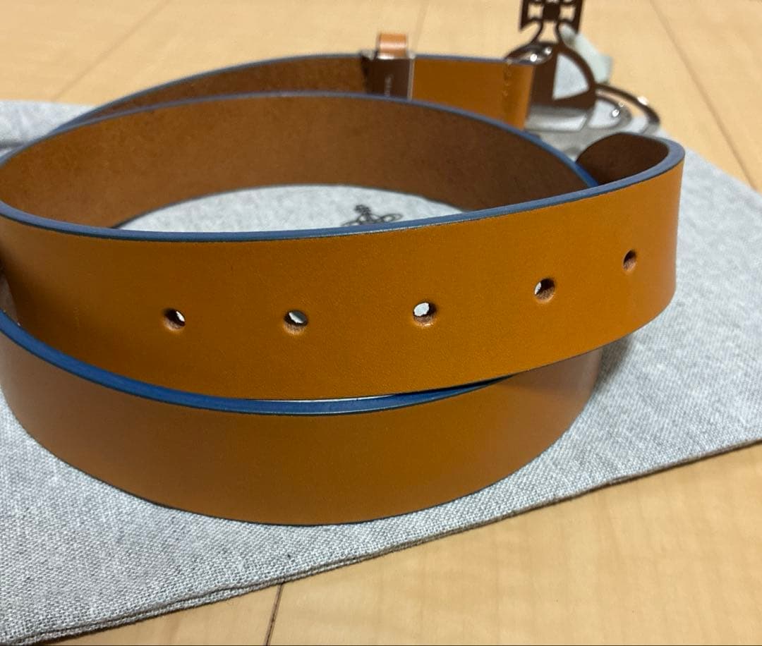 30日までヴィヴィアンウエストウッドベルト⭐︎オーヴ⭐︎vivienne⭐︎シール付き