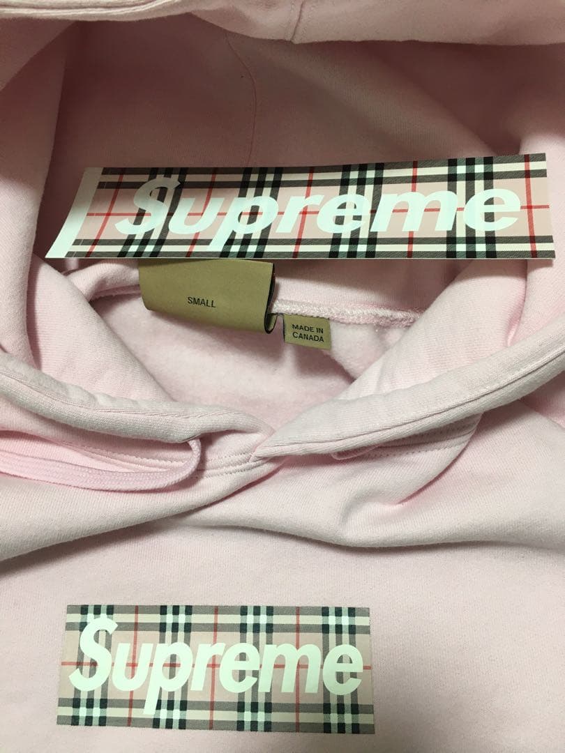 Burberry x Supreme ピンクパーカー